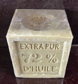 Olijfzeep droogt de huid niet uit tijdens het natvilten.