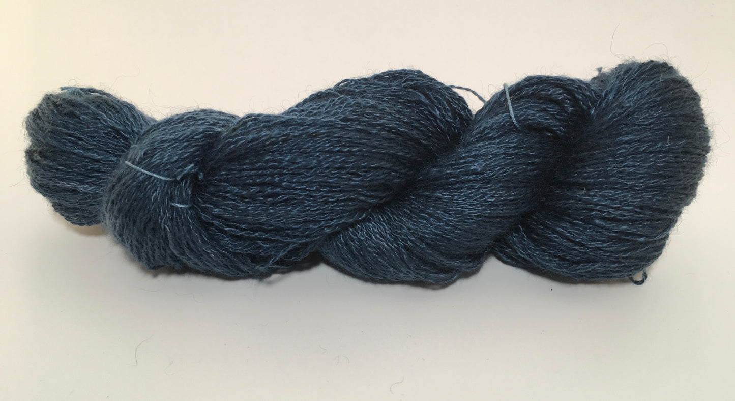 70% kidmohair 30% fijne merino | Handgeverfd | Indigo | 100g | 395m