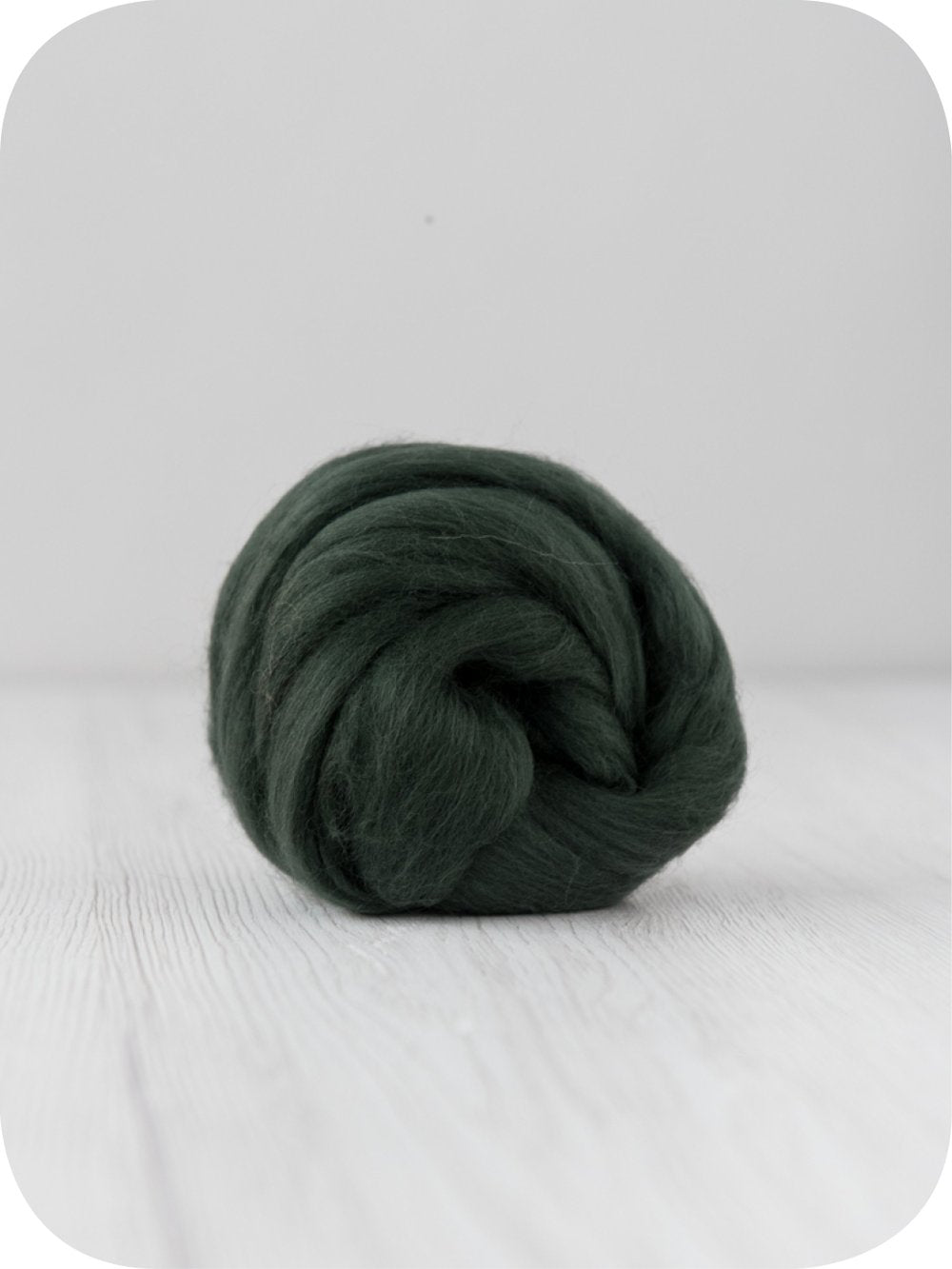 Onze partner&nbsp;DHG garandeert&nbsp;dat deze fijne merinowol “mulesing free” is&nbsp;en volgens de Oeko-Tex Standard 100 werd gekleurd.